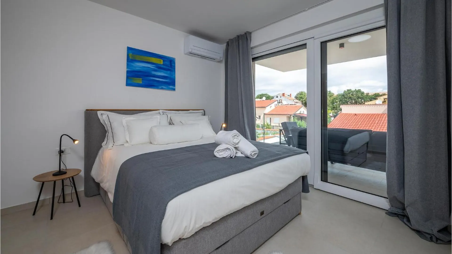 Cozy Apartment In Vodnjan With Jacuzzi バーバリガ
