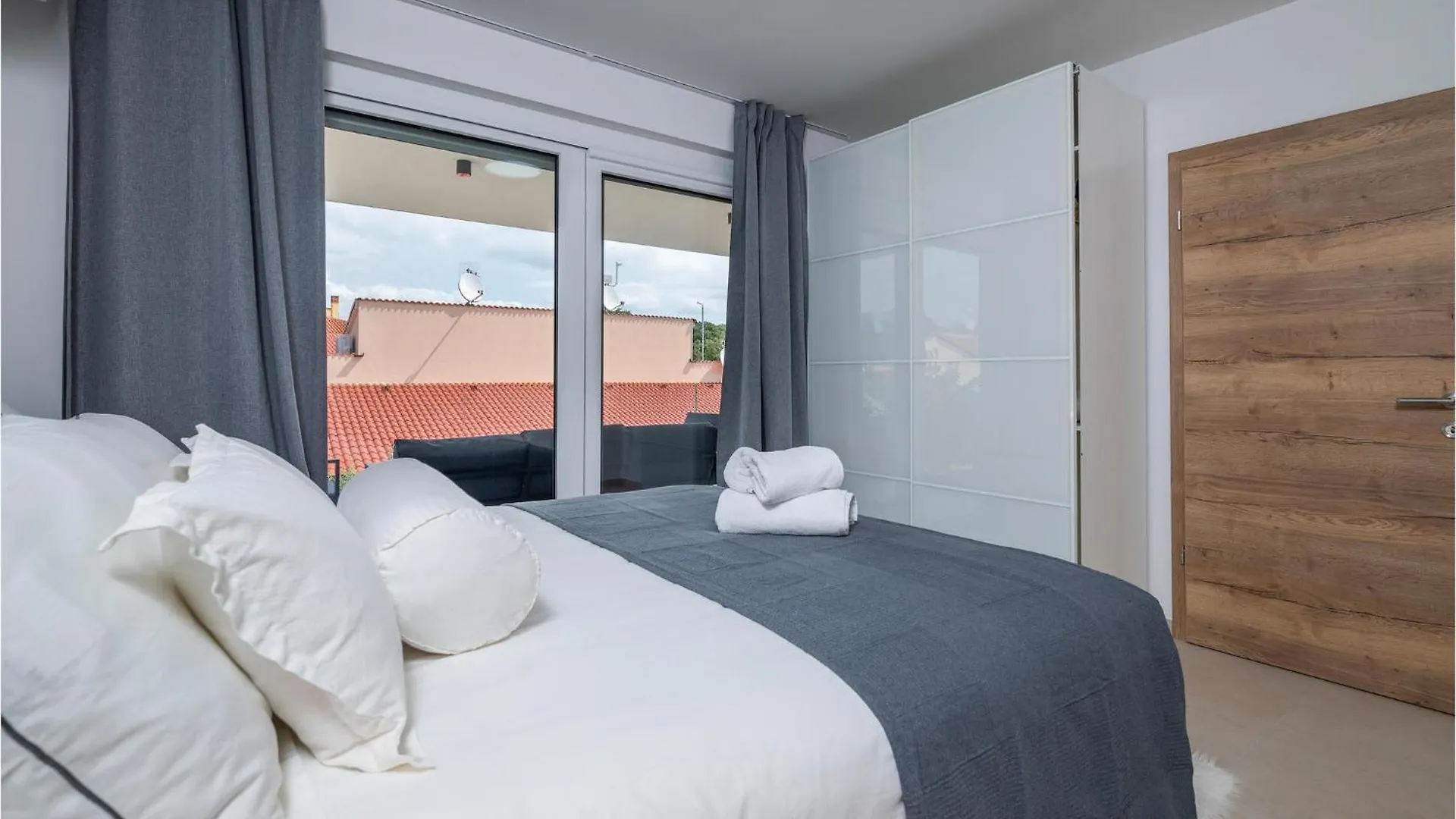 Cozy Apartment In Vodnjan With Jacuzzi バーバリガ